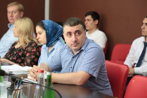 #Этап реализации проекта «Стоп-бумага» в регионе обсудили сегодня представители МФЦ Дагестана и Росреестра РД.9