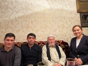 #Сотрудник МФЦ Дагестана поздравили ветерана ВОВ с Новым годом.2