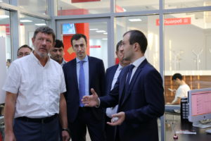 #МФЦ  Дагестана посетил директор по развитию производственных систем Госкорпорации «Росатом» Сергей Обозов1