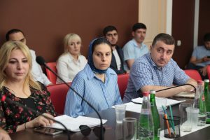 #Этап реализации проекта «Стоп-бумага» в регионе обсудили сегодня представители МФЦ Дагестана и Росреестра РД.8