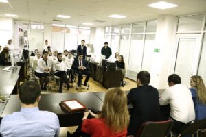 #Директор региональной сети МФЦ Магомедэмин Арсланалиев провел встречи с коллективами столичных центров госуслуг.9