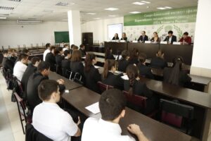 #Директор сети МФЦ Дагестана встретился со студентами Российской правовой академии.9